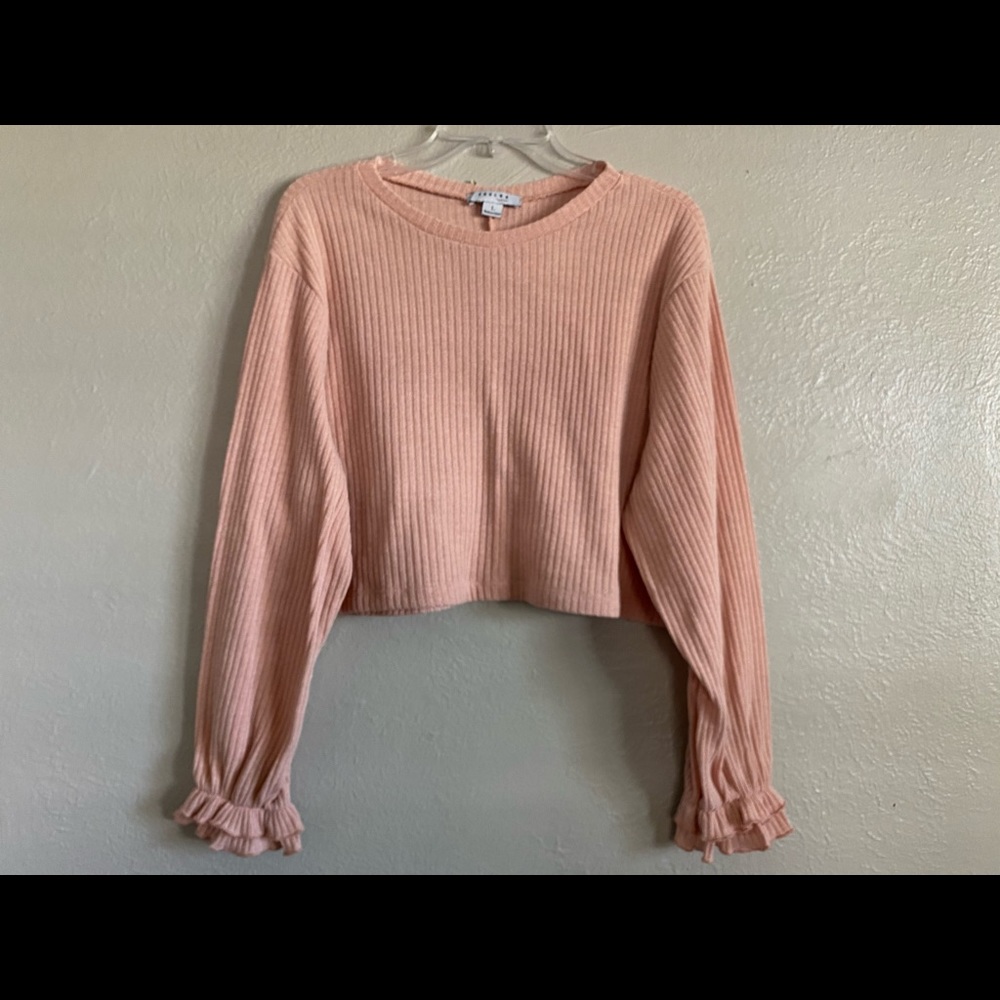 Ruffle sleeve cropped sweater